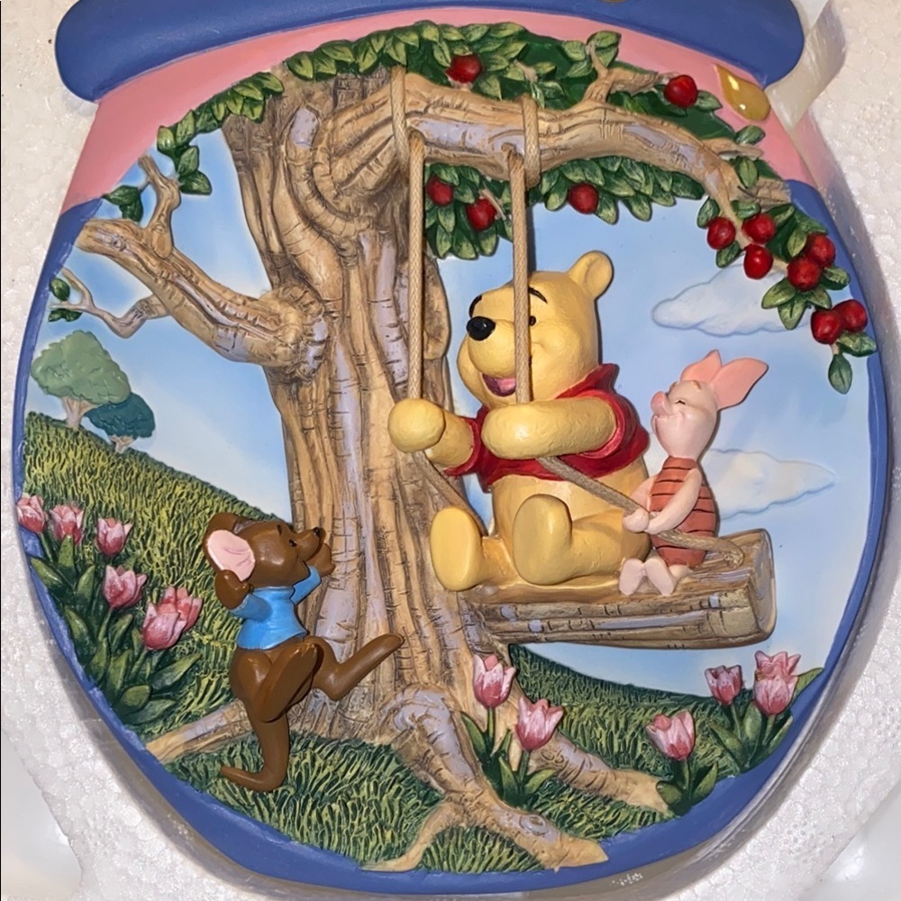 Certified Sharing A Ride B5816 Winnie the Pooh Decorative Wall Plaque - Picture 6 of 7
